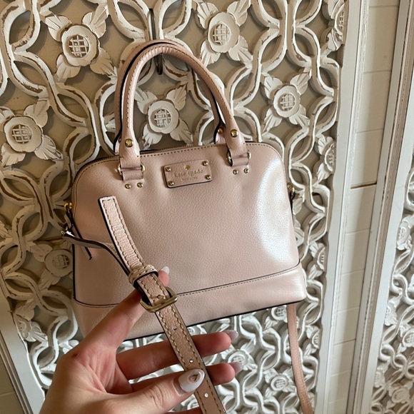 Kate Spade Pink Crossbody Bag with Gold Hardware - Picture 3 of 6